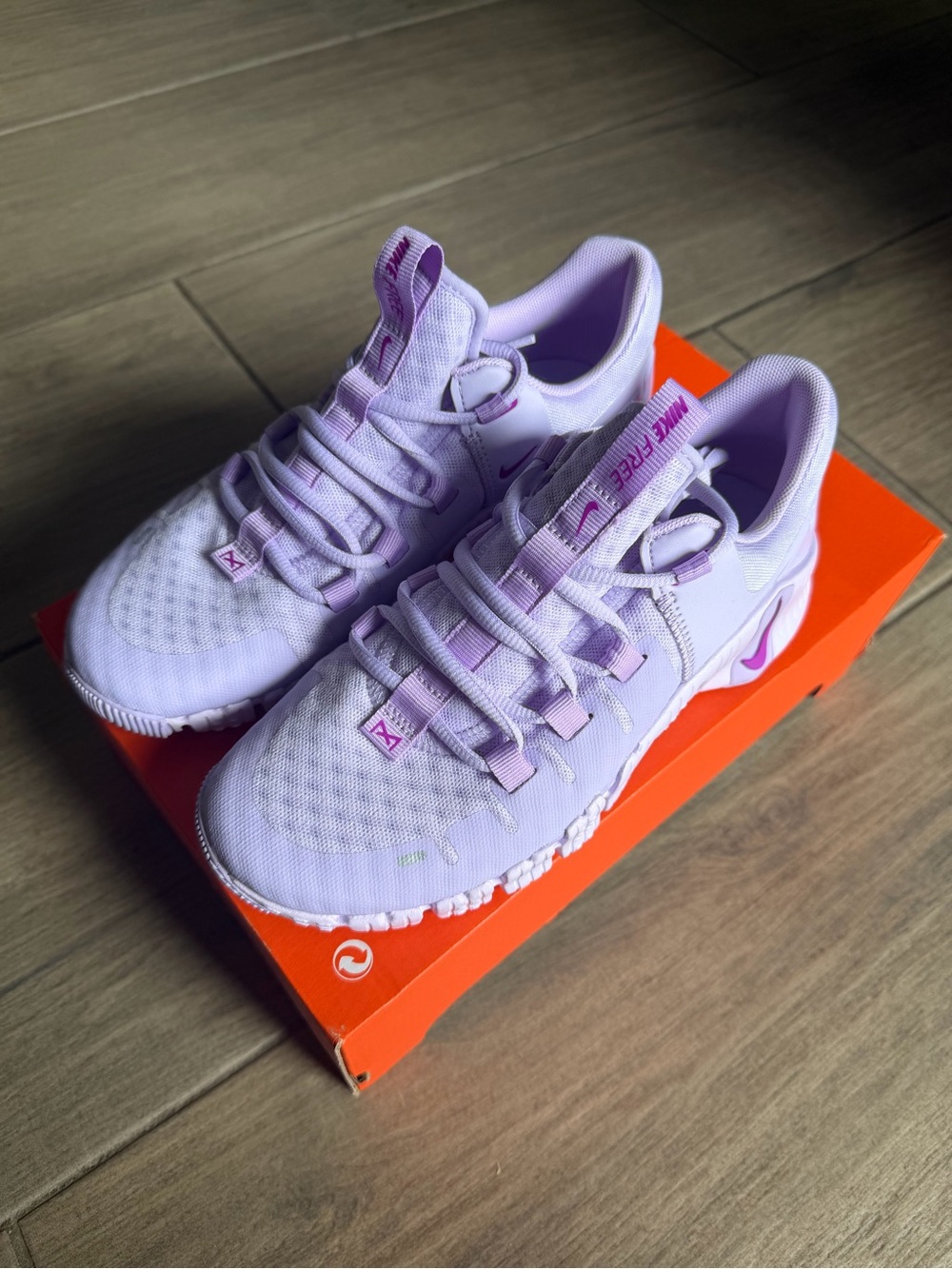 Nike Free Metcon 5 ( box without lid )